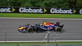 La Red Bull RB22 n°6 d'Isack Hadjar en piste sur le circuit de Spa-Francorchamps en 2026