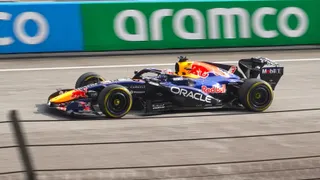 La Red Bull n°3 de Max Verstappen en piste lors des essais libres du Grand Prix de Bahreïn 2026