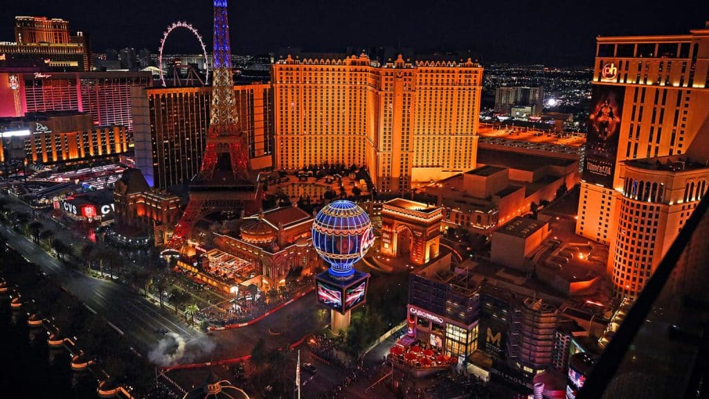 assistez à l'adrénaline du gp f1 à las vegas en 2024 ! découvrez les derniers préparatifs, les pilotes en compétition et vivez une expérience inoubliable au cœur de la ville du divertissement.