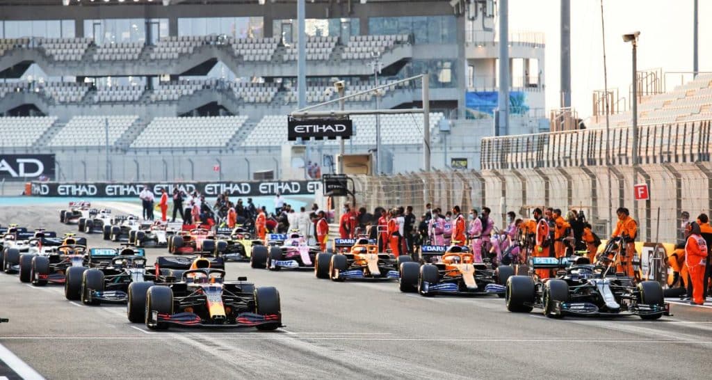 découvrez la grille de départ pour le grand prix de f1 au qatar en 2024. ne manquez rien de cet événement palpitant avec toutes les positions des pilotes, les équipes et les dernières actualités sur cette course des plus attends!