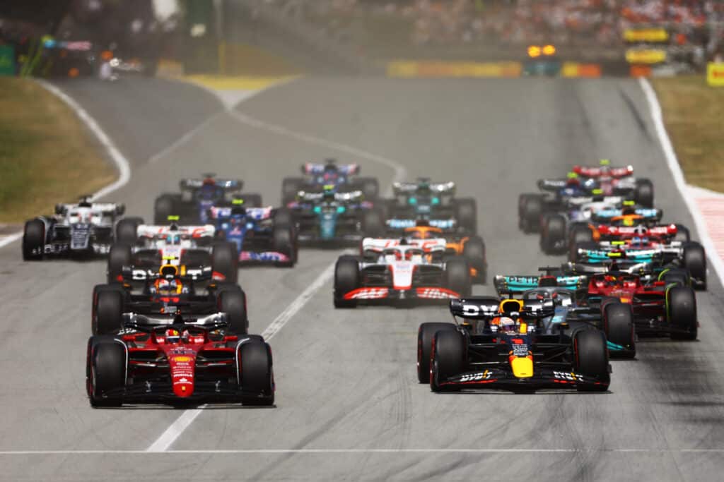 découvrez tout sur le grand prix d'espagne de formule 1 : les temps forts de la course, les pilotes en compétition, les circuits emblématiques de montmélo et toutes les dernières actualités liées à cet événement incontournable du monde de la f1.